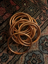 Carica l'immagine nel visualizzatore di Gallery, Braccaiale buddista oro