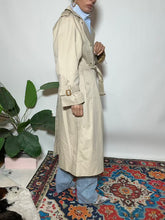 Carica l'immagine nel visualizzatore di Gallery, Trench Burberry