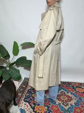Carica l'immagine nel visualizzatore di Gallery, Trench Burberry