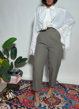 Carica l'immagine nel visualizzatore di Gallery, Camicia Flora
