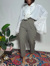 Carica l'immagine nel visualizzatore di Gallery, Camicia Flora
