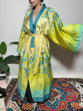 Carica l'immagine nel visualizzatore di Gallery, Kimono Mara
