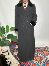 Carica l'immagine nel visualizzatore di Gallery, Cappotto Laura
