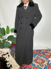 Carica l'immagine nel visualizzatore di Gallery, Cappotto Laura

