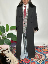 Carica l'immagine nel visualizzatore di Gallery, Cappotto Laura
