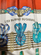 Carica l&#39;immagine nel visualizzatore di Gallery, Foulard Hermes

