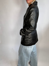 Carica l&#39;immagine nel visualizzatore di Gallery, Leather jacket
