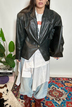 Carica l'immagine nel visualizzatore di Gallery, Giacca Siria

