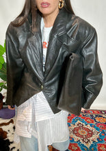 Carica l'immagine nel visualizzatore di Gallery, Giacca Siria
