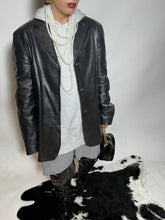 Carica l&#39;immagine nel visualizzatore di Gallery, Cherry leather jacket

