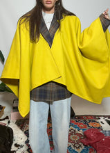 Carica l'immagine nel visualizzatore di Gallery, Mantella Gilda
