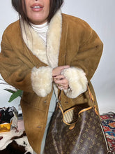 Carica l&#39;immagine nel visualizzatore di Gallery, Montone Chiara
