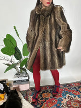 Carica l&#39;immagine nel visualizzatore di Gallery, Pelliccia Anastasia
