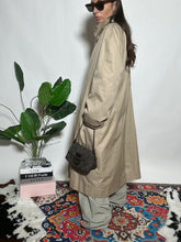 Carica l&#39;immagine nel visualizzatore di Gallery, Trench Burbarry
