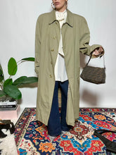 Carica l'immagine nel visualizzatore di Gallery, Trench Burbarry
