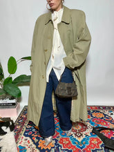 Carica l'immagine nel visualizzatore di Gallery, Trench Burbarry
