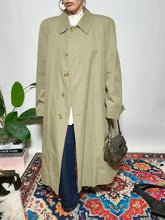 Carica l'immagine nel visualizzatore di Gallery, Trench Burbarry
