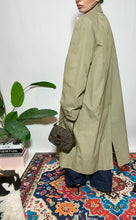 Carica l'immagine nel visualizzatore di Gallery, Trench Burbarry
