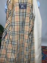 Carica l'immagine nel visualizzatore di Gallery, Trench Burberry

